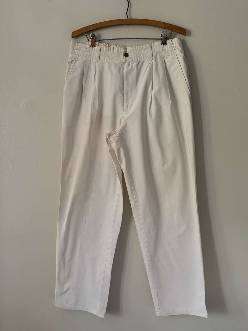 Vintage Dockers by Levi’s White Cotton Twill Elastic Waist Pleated Trousers